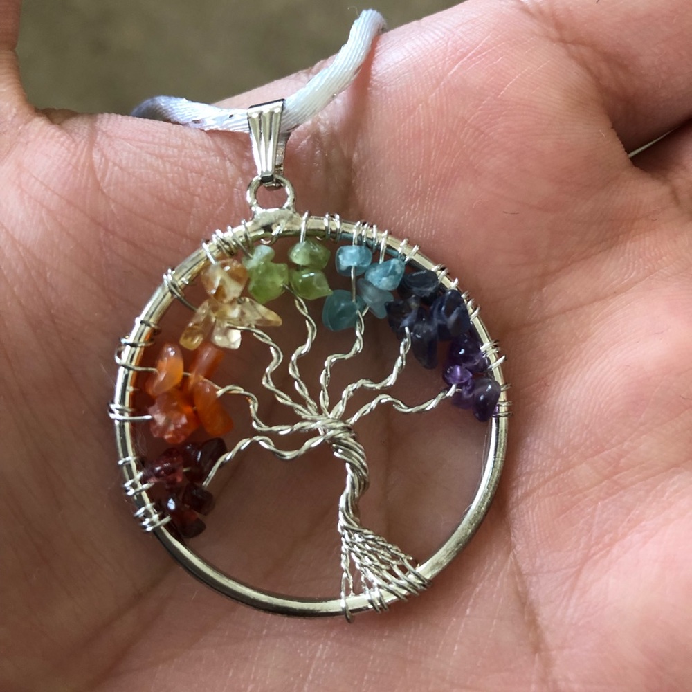 💰💰 Super cute and unique Tree of Life Necklace - Picture 2 of 2